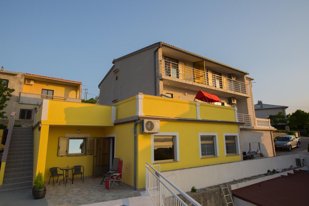 Apartments Zora Senj  Buitenkant foto