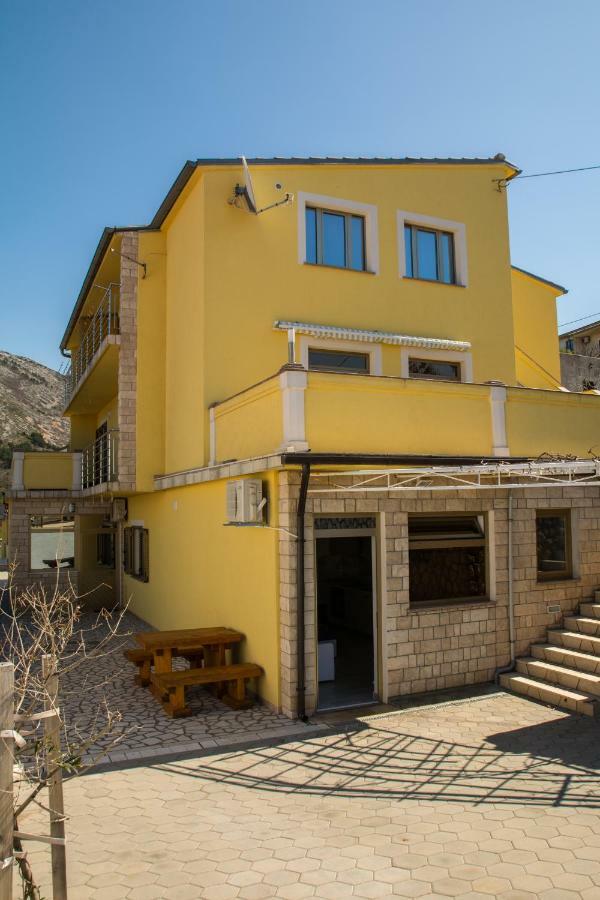 Apartments Zora Senj  Buitenkant foto